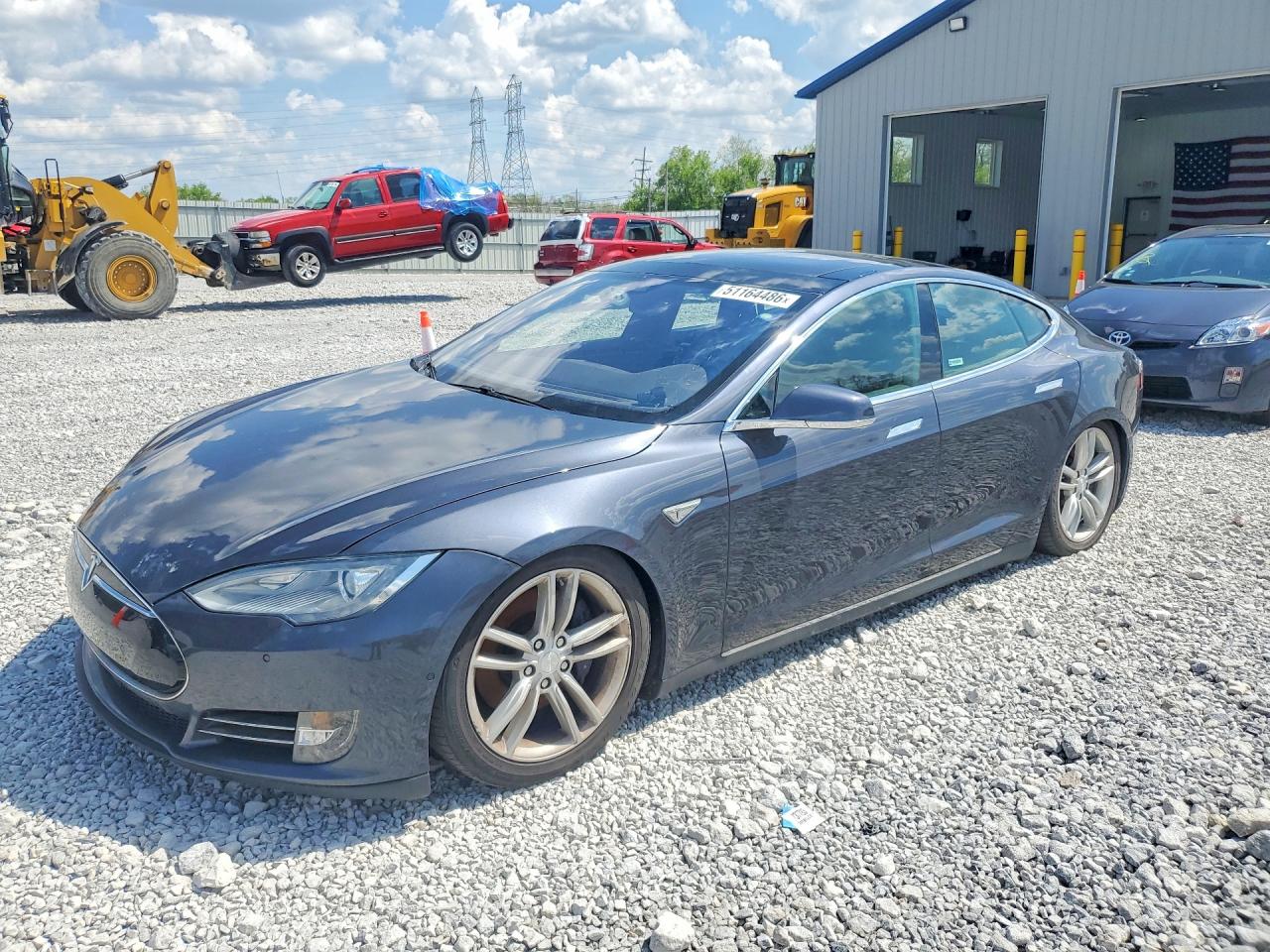 2015 Tesla Model S 85D, front three-quarter view at Copart Akron